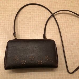 Women’s cross body purse